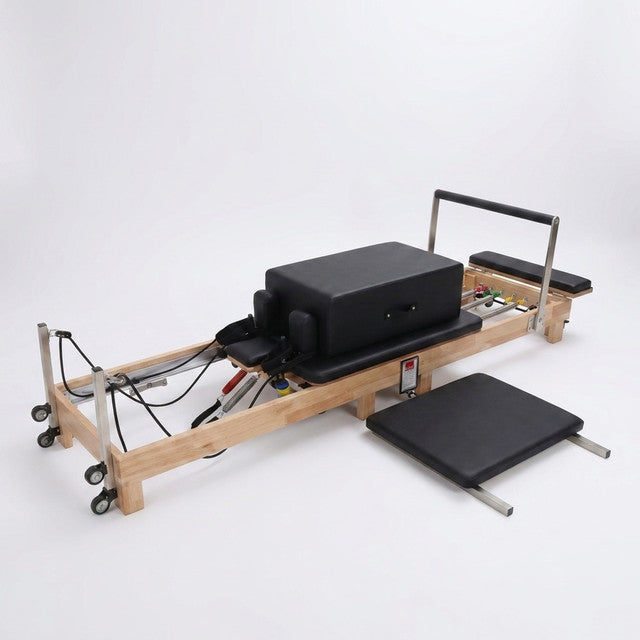 Foldable Pilates Reformer Pilates Machine Reformer Folding Pilates Reformer — Studio Shot